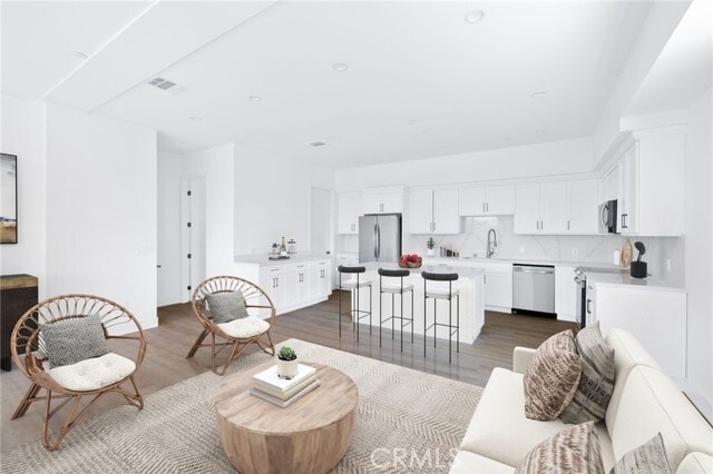 Building Photo - 4827 Oakwood Ave