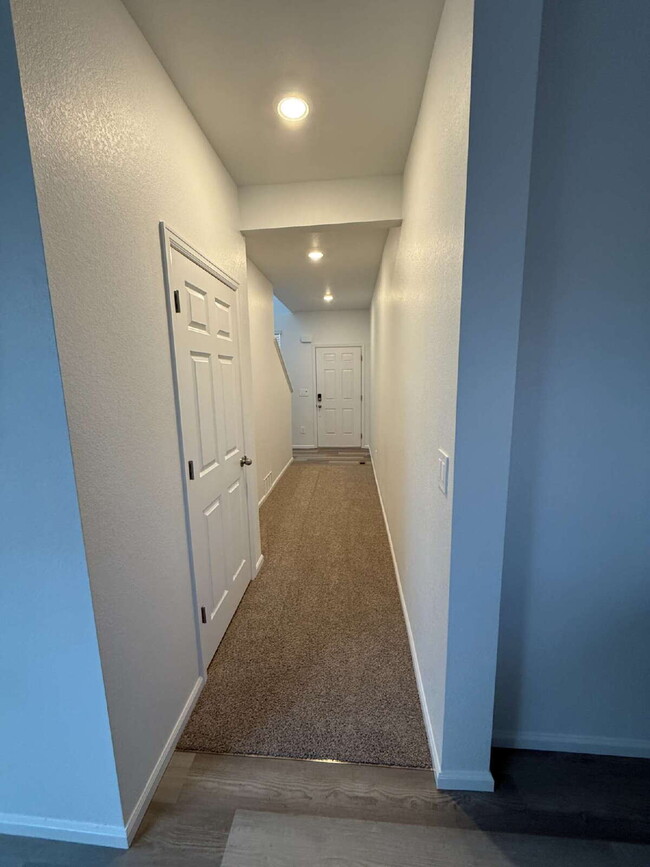 Building Photo - 11343 Pikeminnow Pl