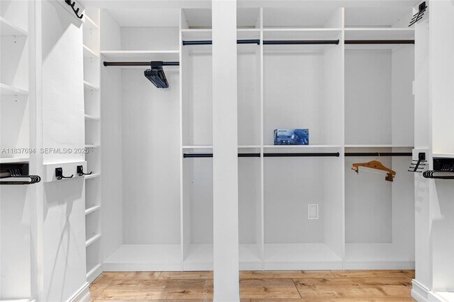 Building Photo - 113 NE 101st St