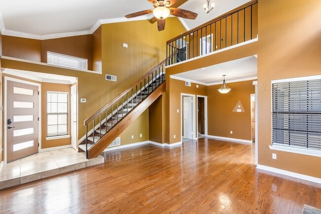 Building Photo - 602 Mission Cir
