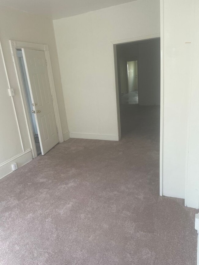 Building Photo - 729 W Lafayette St