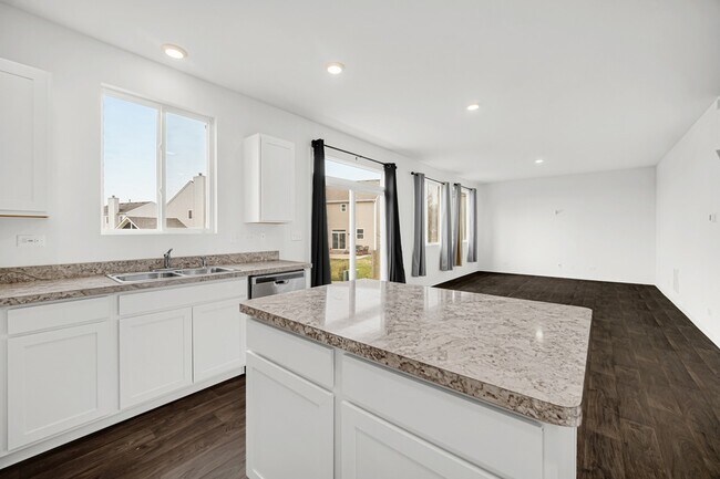 Building Photo - 2155 Greenview Dr