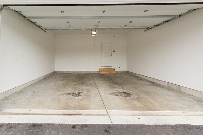 Building Photo - 10723 Clock Tower Dr