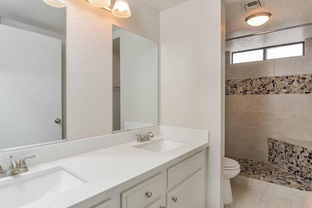 Building Photo - 7107 S Rhapsody Ln