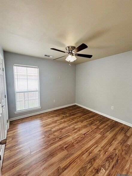 Building Photo - 25418 Homestead Dr