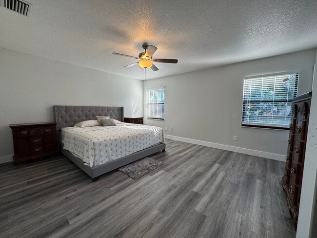 Building Photo - 2774 SE Brevard Ave