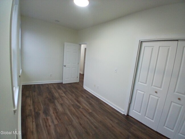 Building Photo - 91 Park Ave