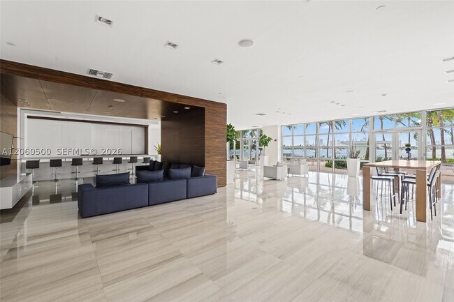 Building Photo - 1330 West Dr