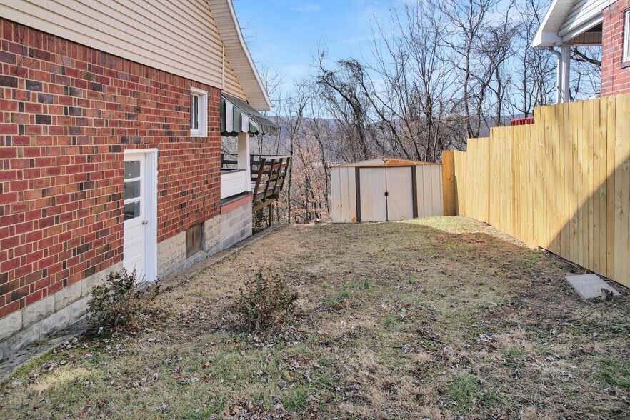 Building Photo - 36 Hawthorne Ave