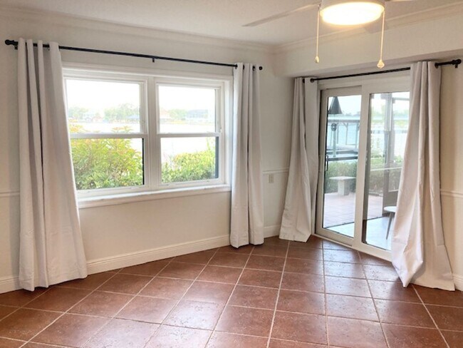 Building Photo - Casa Rio Waterfront Condominium