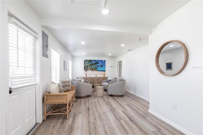 Building Photo - 640 Broadway St