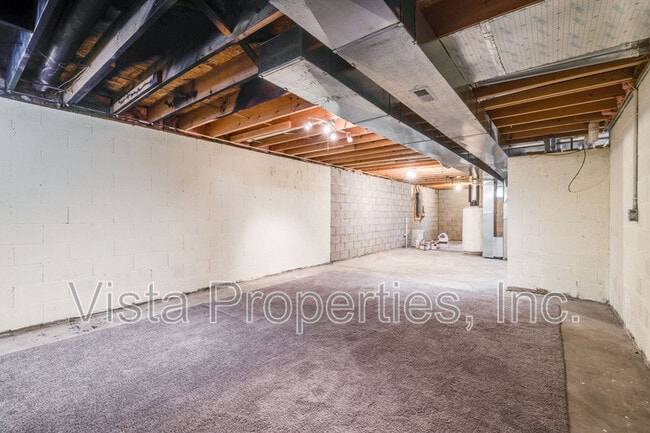 Building Photo - 7225 Bromfield Dr