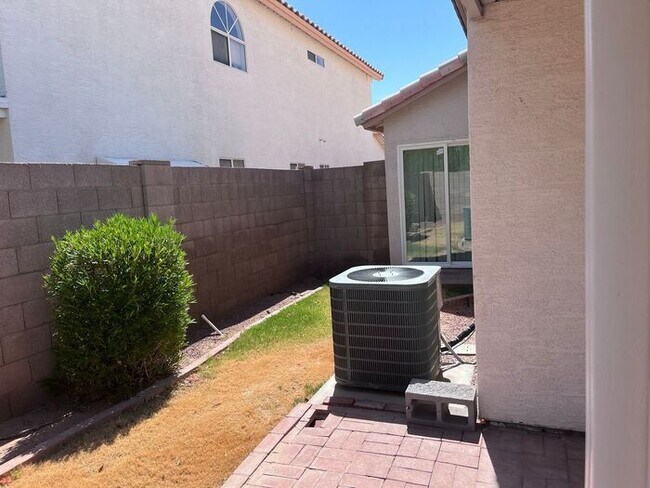 Building Photo - 3 Bed/ 2Bath Single Level Home in Ahwatukee Area