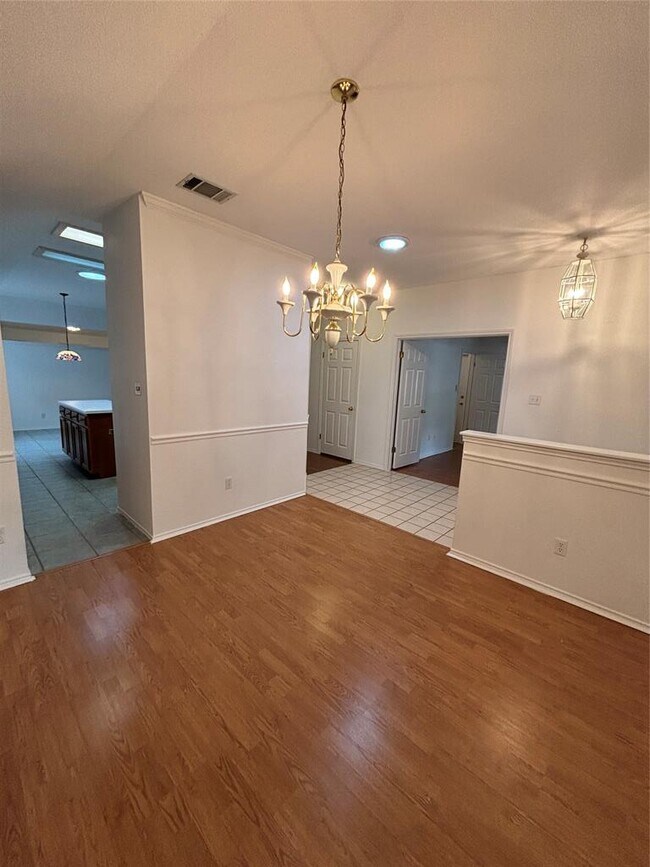 Building Photo - 1300 Leah Ln