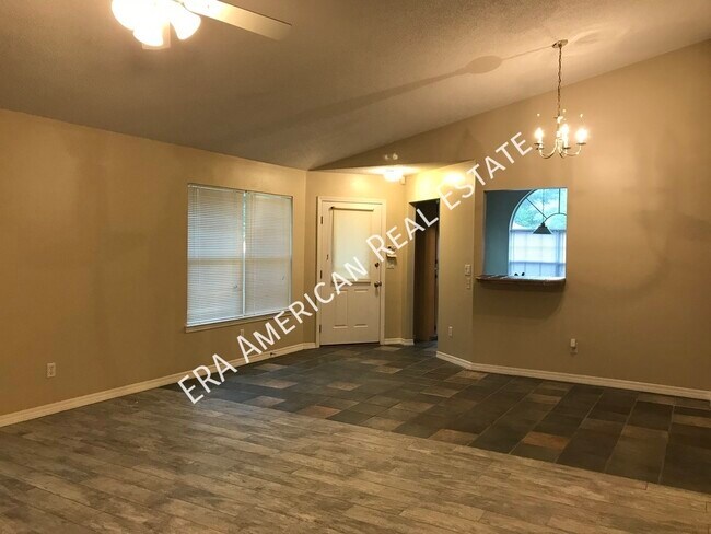 Building Photo - 205 Esmond Ct