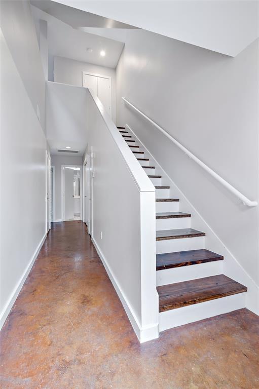 Building Photo - 2605 Calumet St