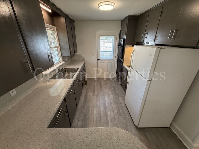 Building Photo - 117 Caroline Ct