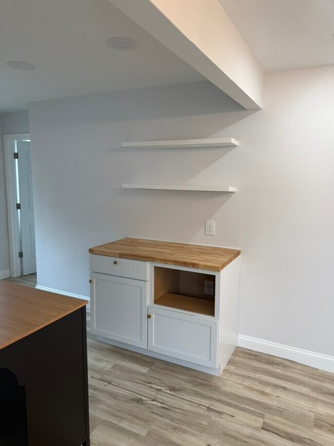 Building Photo - 3007 Daviess St