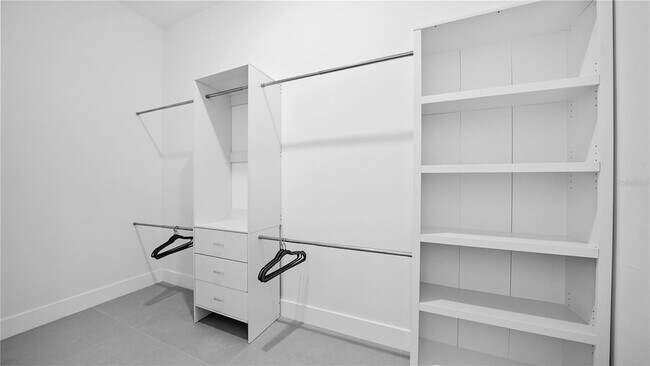 Building Photo - 230 W Pine Valley Ln