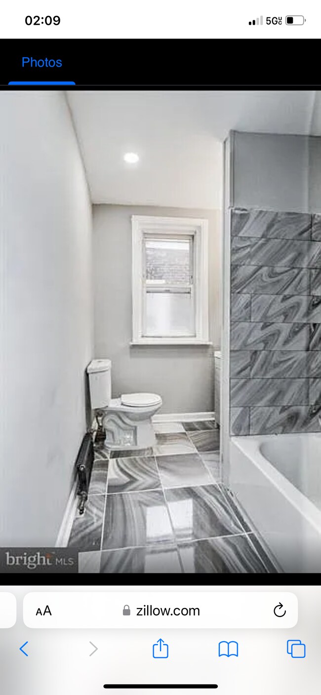 Building Photo - 5028 N 10th St