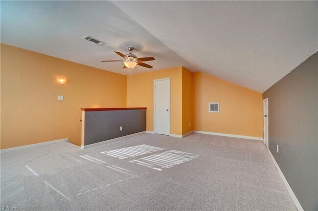 Building Photo - 624 Willow Bend Dr