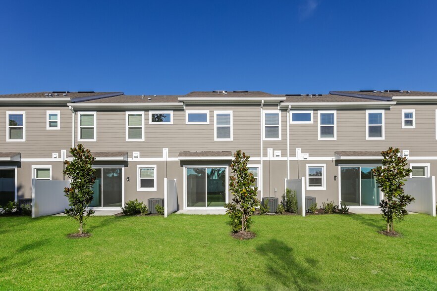 Building Photo - 1526 Tristar Dr