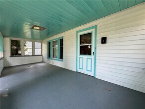 Building Photo - 129 Oakwood Ave