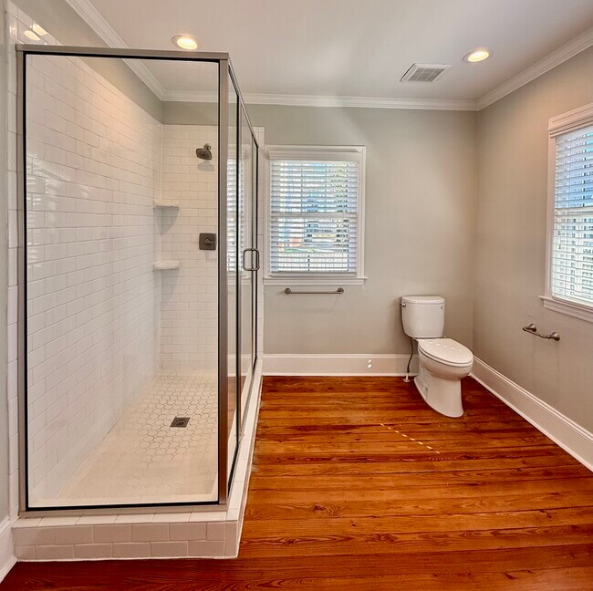 Building Photo - 107 W Geer St