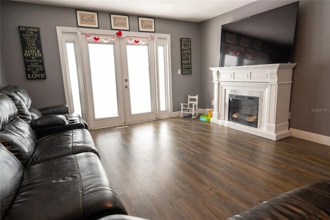 Building Photo - 1038 Singleton Cir