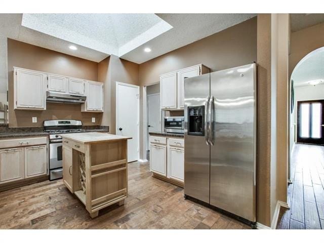 Building Photo - 1409 Meadowbrook Dr