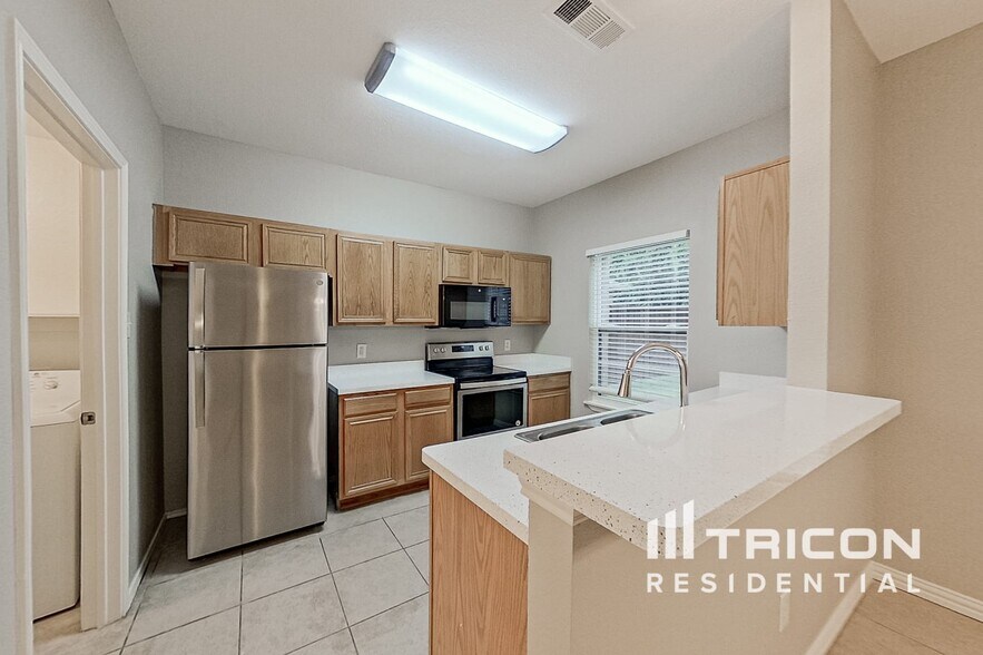 Building Photo - 1505 Yellowbird Ct