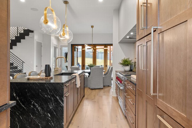 Building Photo - 601 S 9th St