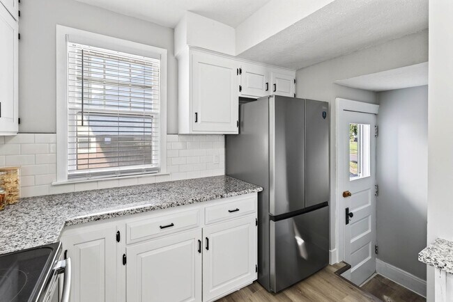 Building Photo - 4417 Poppleton Ave