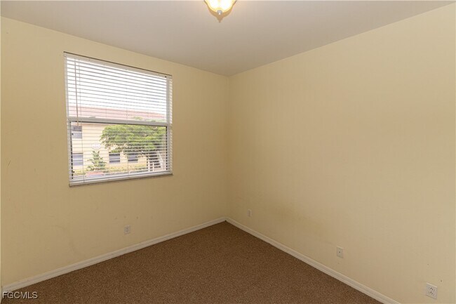 Building Photo - 4275 Bellasol Cir