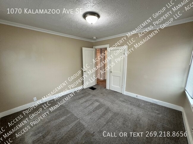 Building Photo - 1070 Kalamazoo Ave SE