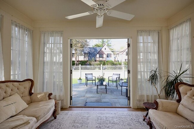 Building Photo - 4 Glenwolde Park