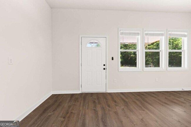 Building Photo - 221 Columbus Dr