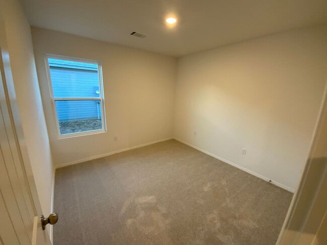 Building Photo - 40 Sourdough Crk Ln