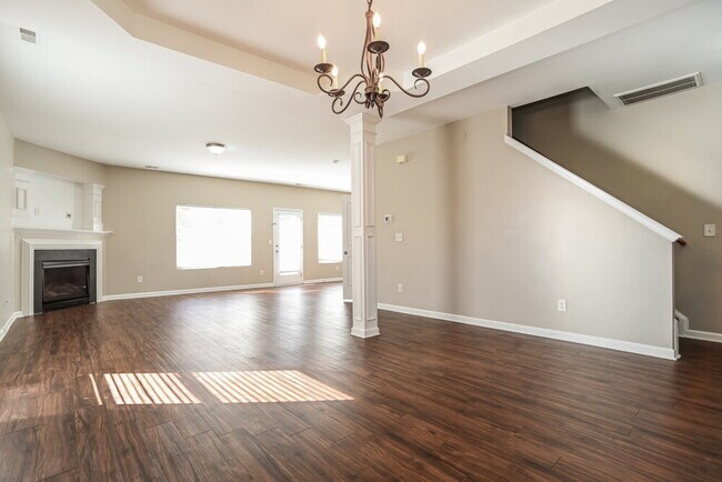 Building Photo - 3011 Saphire Ln