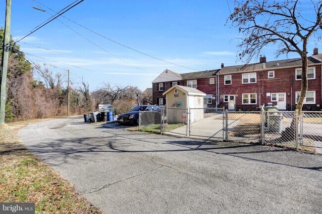 Building Photo - 32 Wilfred Ct