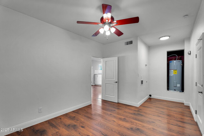 Building Photo - 2542 W Nopal Ave