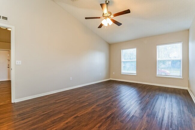 Building Photo - 813 Albi Ct