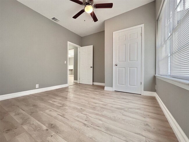 Building Photo - 4106 Robertson St