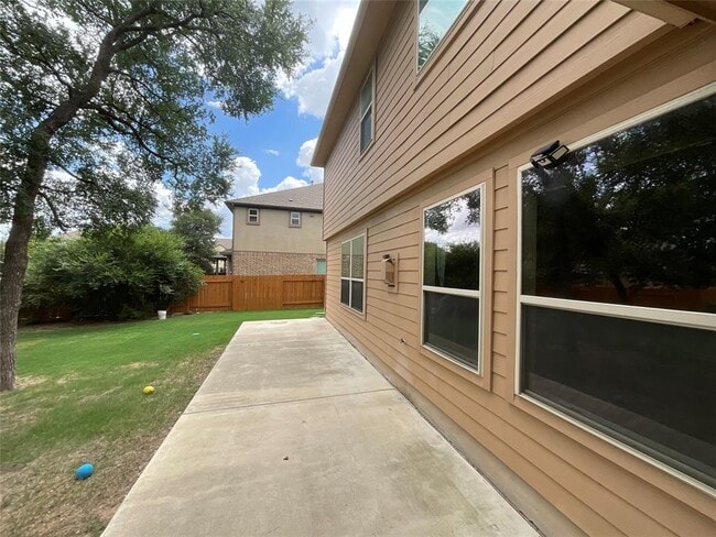 Building Photo - 615 Seminole Canyon Dr