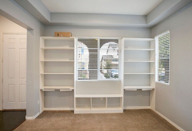 Building Photo - 3 Story Home With Large Loft IN Providence