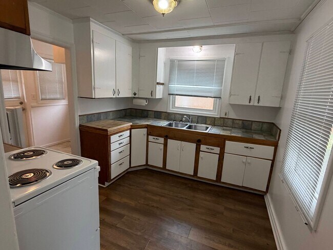 Building Photo - 2 Bedroom House in Eugene