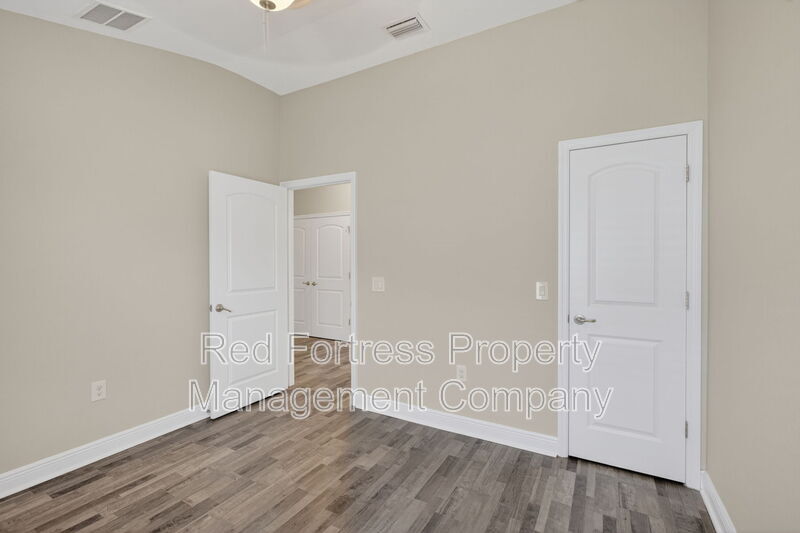 Building Photo - 27078 Brook Forest Rd