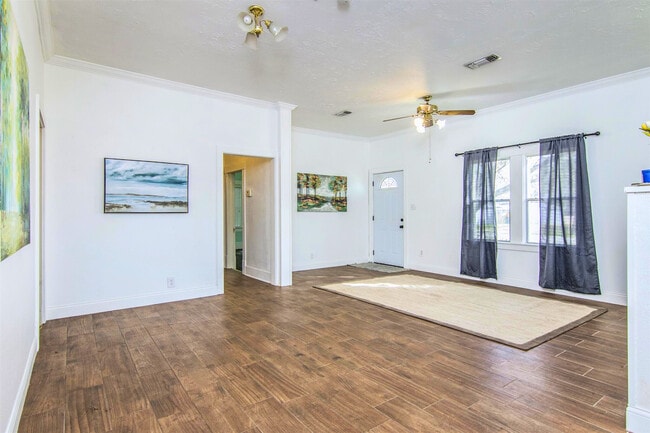 Building Photo - 11844 13th St