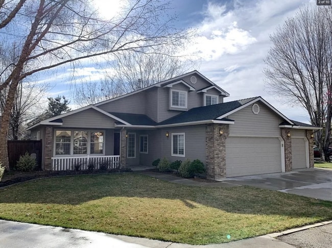 Building Photo - 13871 W Chatsworth Ct