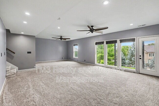 Building Photo - 5605 NE Coral Dr